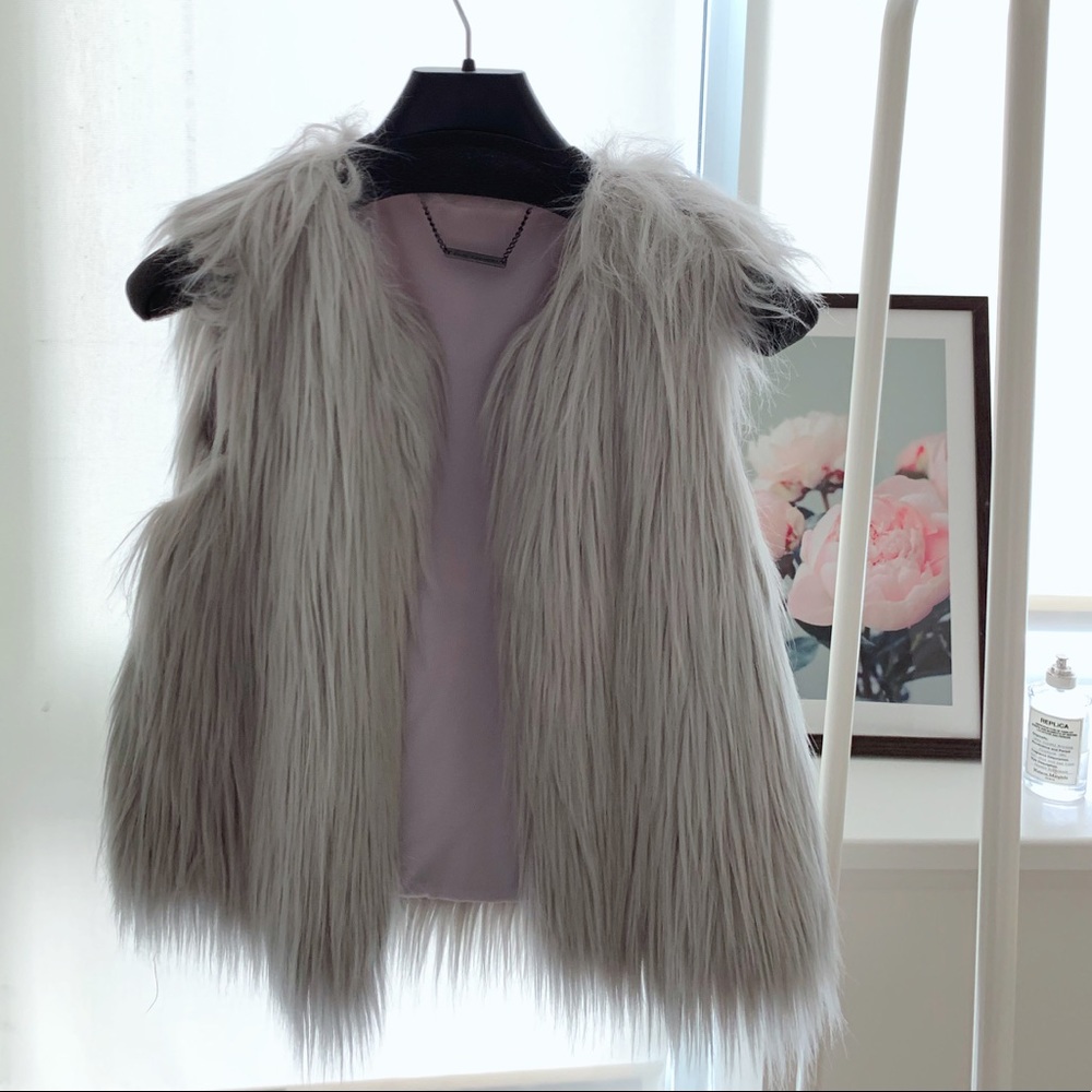 Elite Tahari Lilian Faux Fur Vest XS